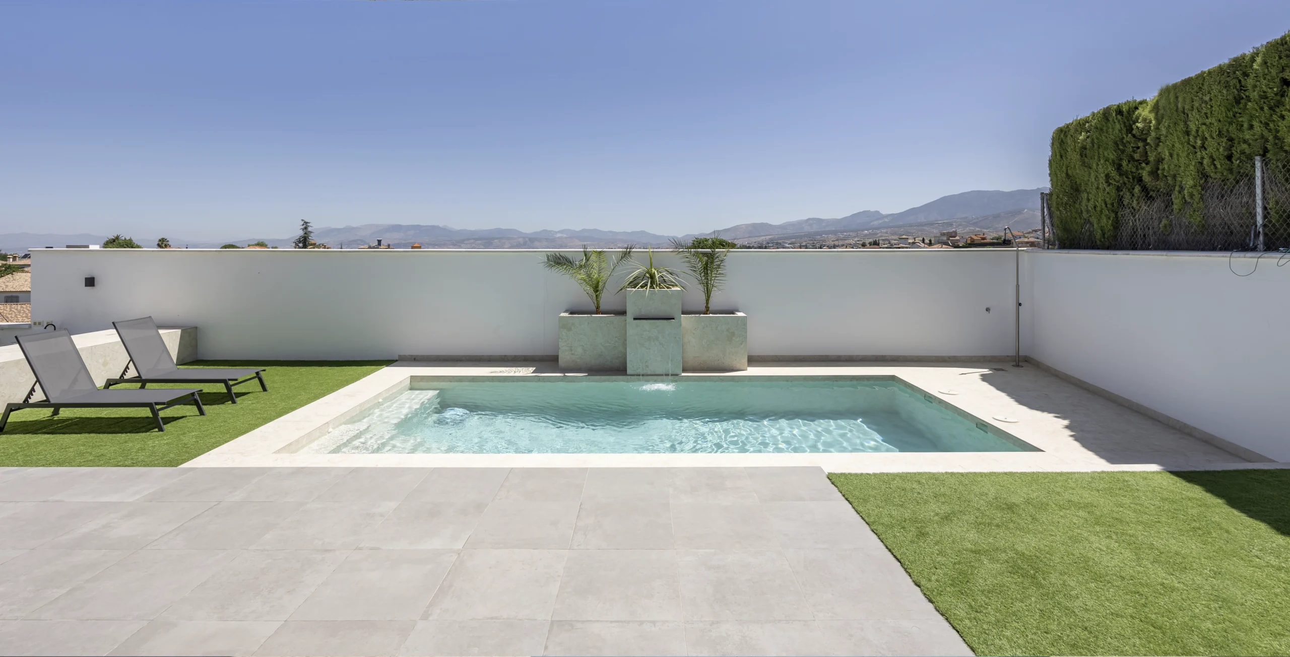 Obra vivienda nueva con piscina