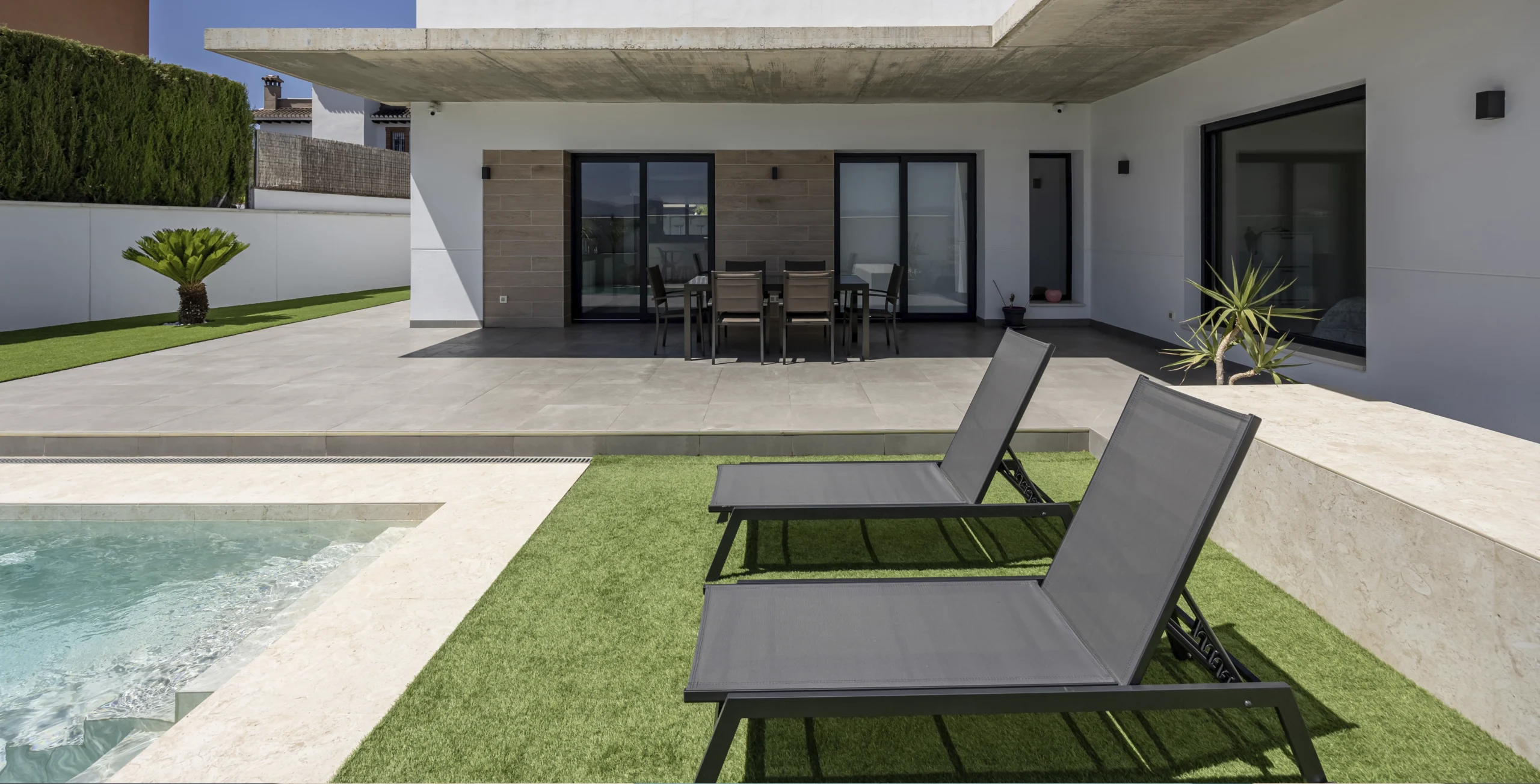 Obra vivienda nueva con piscina