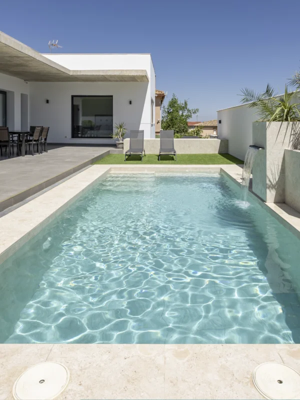 Obra vivienda nueva con piscina