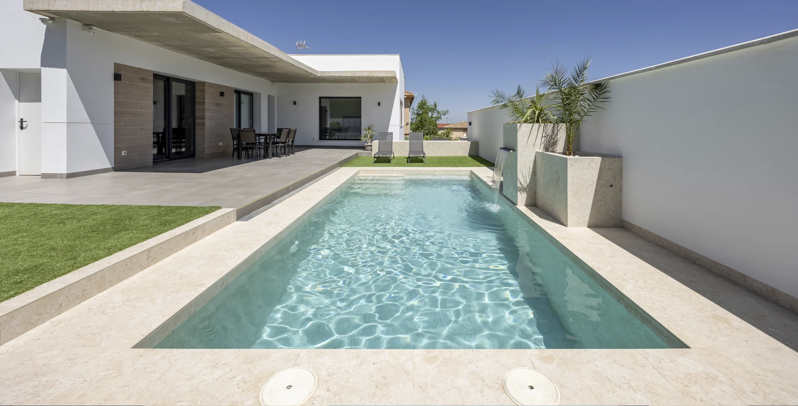 Obra vivienda nueva con piscina